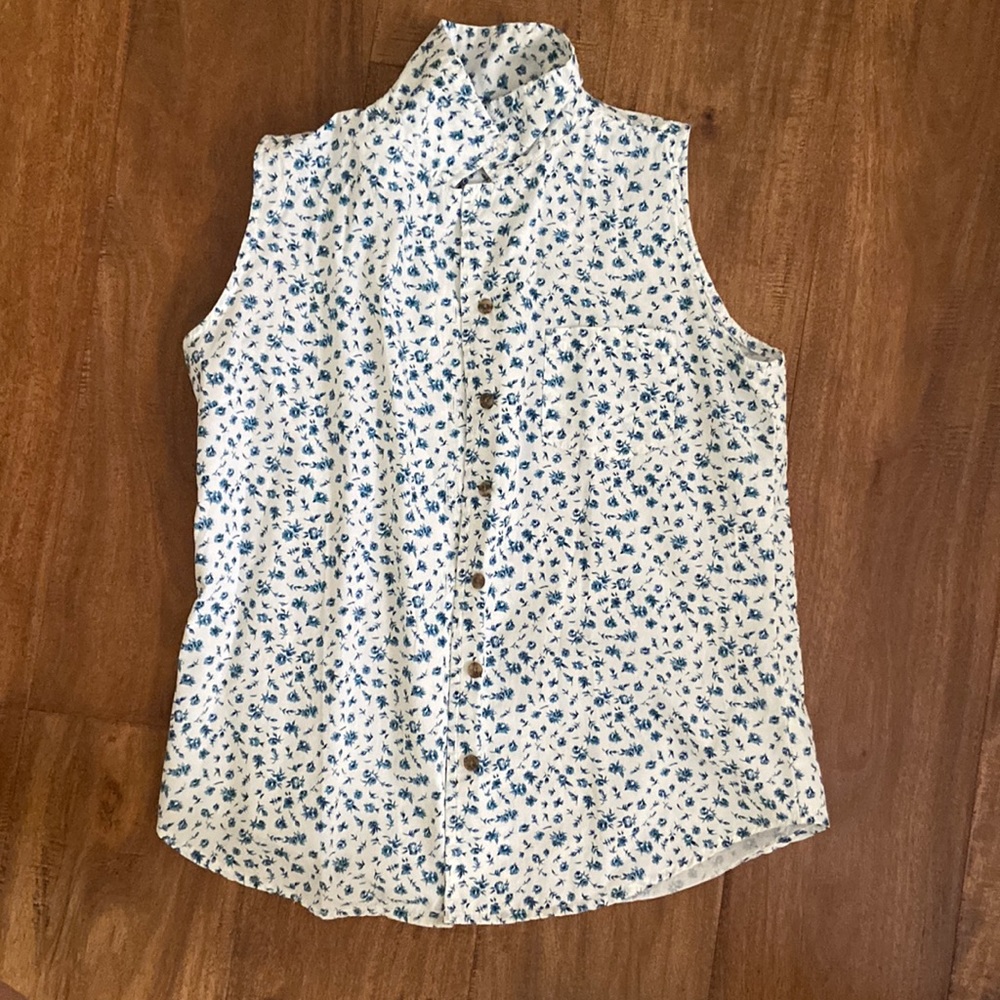 High Sierra Registered| Small | White Floral Sleeveless Button- Up